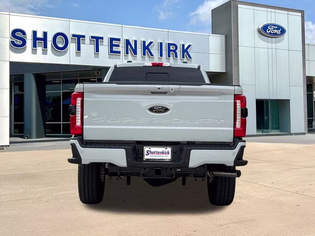 2026 Avalanche Ford Super Duty F-250 SRW Lariat 4X4 Truck