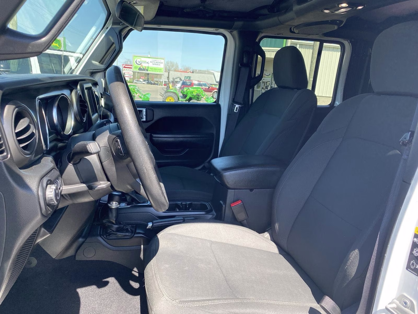 2022 Bright White Clearcoat Jeep Gladiator Willys Sport 4X4 Truck