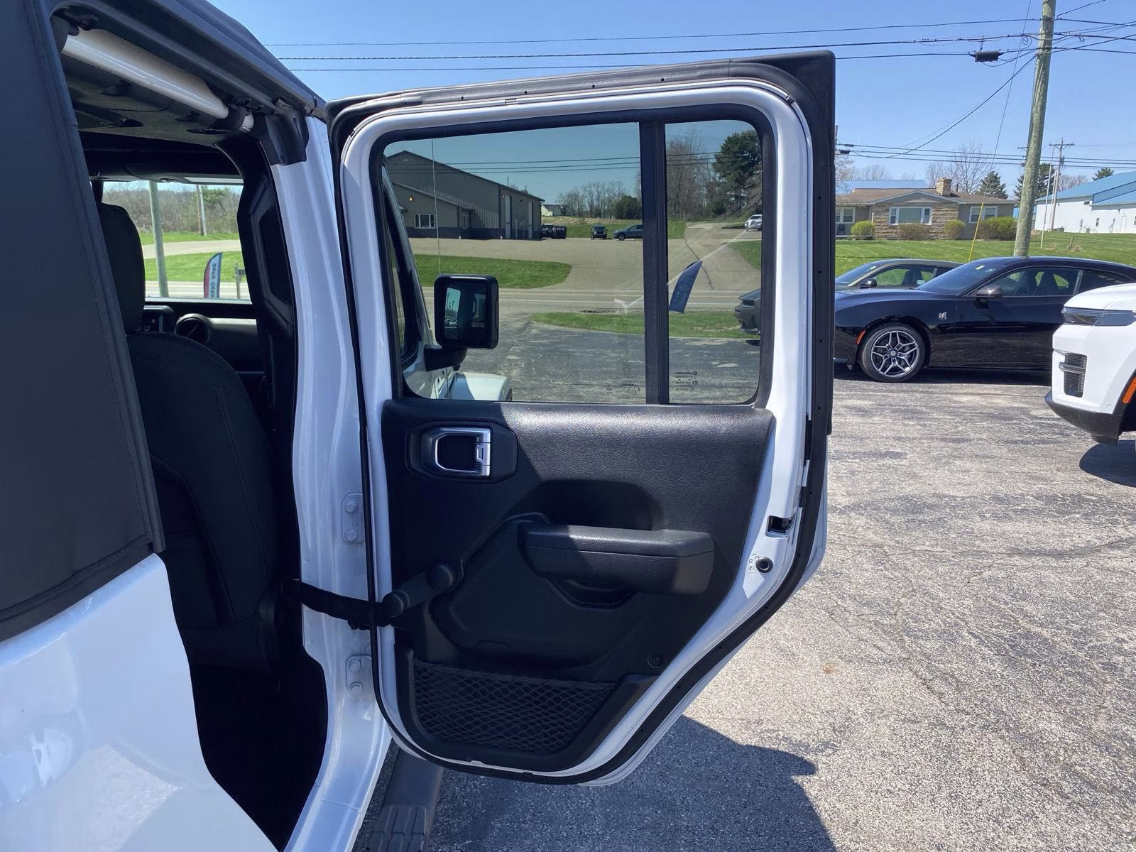 2022 Bright White Clearcoat Jeep Gladiator Willys Sport 4X4 Truck
