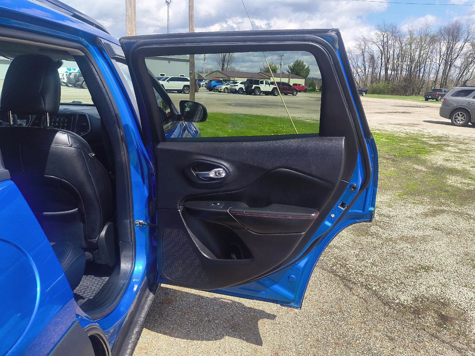 2022 Hydro Blue Pearlcoat Jeep Cherokee Trailhawk 4X4 SUV