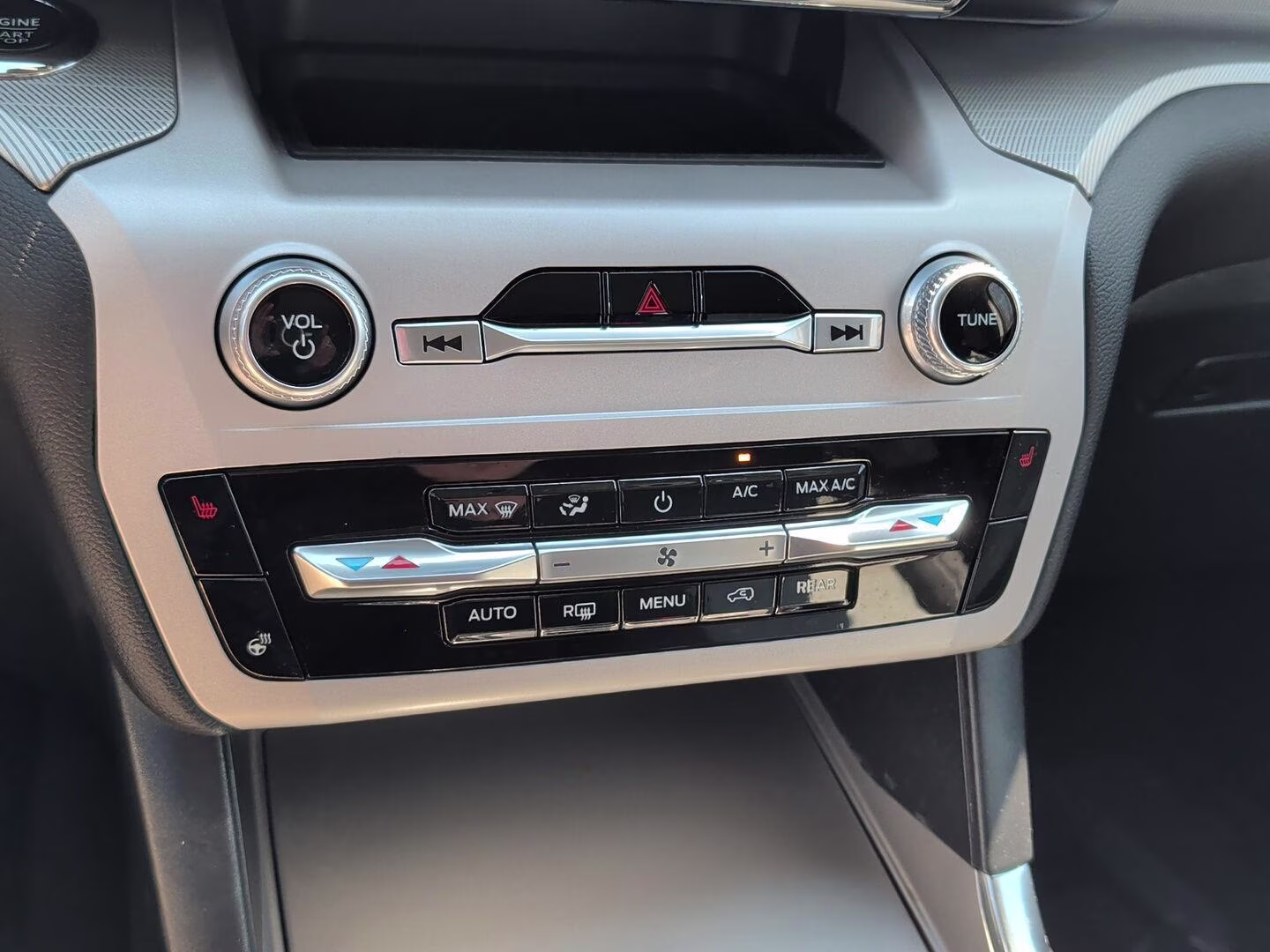 2024 Agate Black Ford Explorer XLT 4X4 SUV