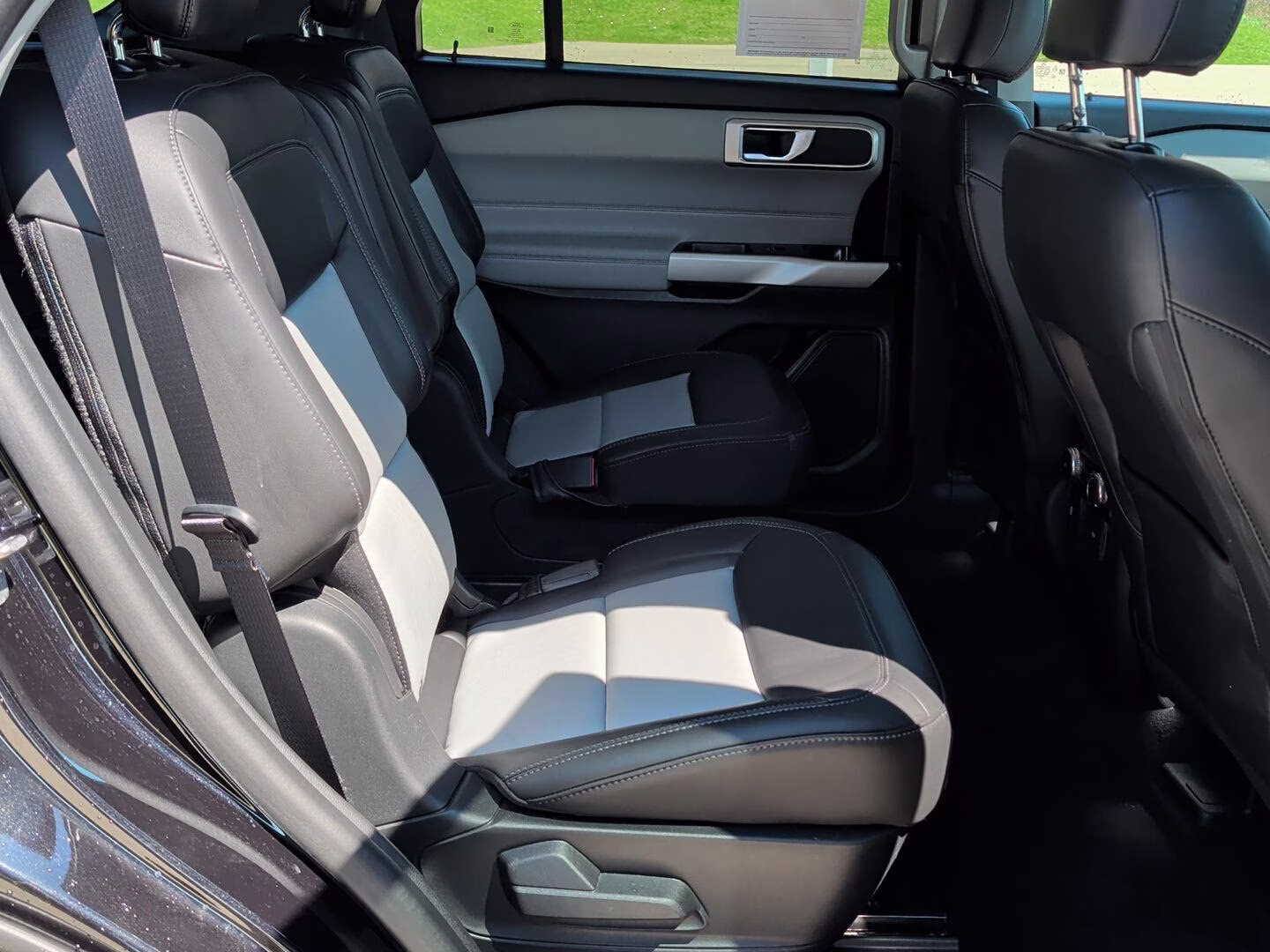 2024 Agate Black Ford Explorer XLT 4X4 SUV