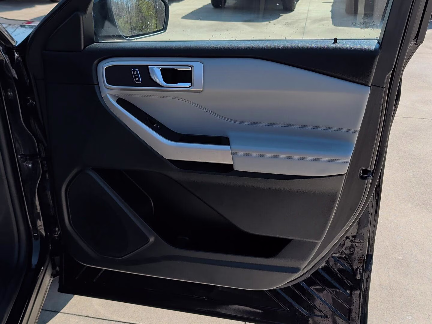 2024 Agate Black Ford Explorer XLT 4X4 SUV