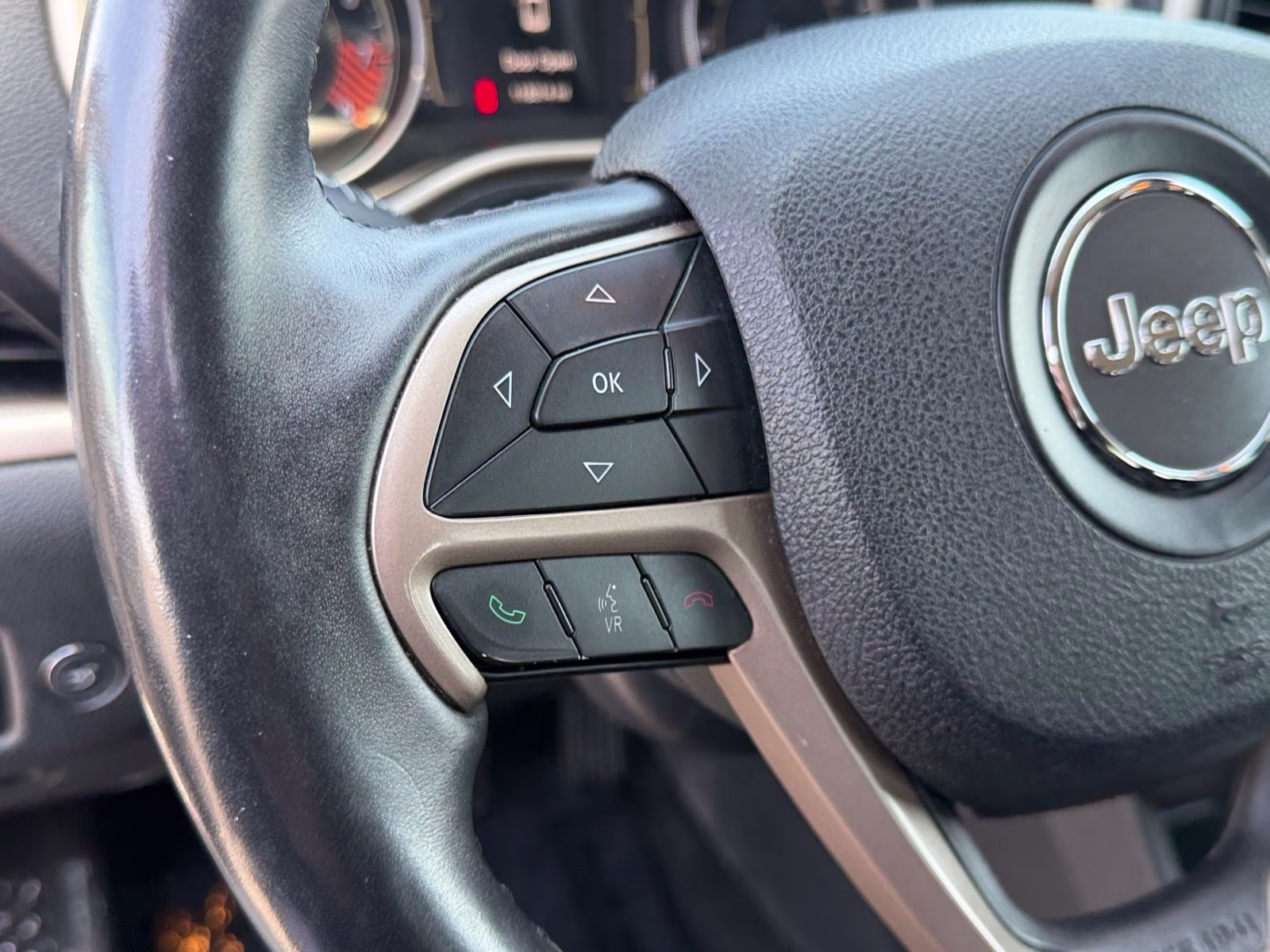 2014 Bright White Clearcoat Jeep Cherokee Latitude 4X4 SUV