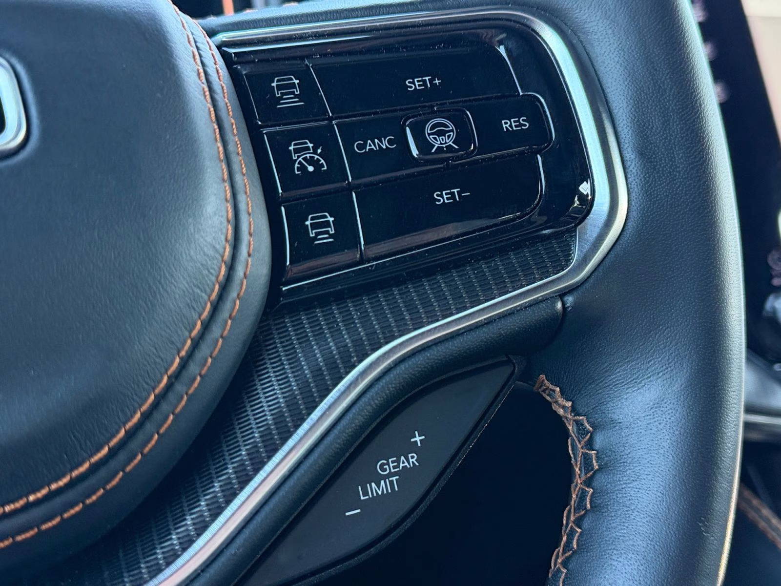 2025 Diamond Black Crystal Pearlcoat Jeep Grand Wagoneer L Series III 4X4 SUV