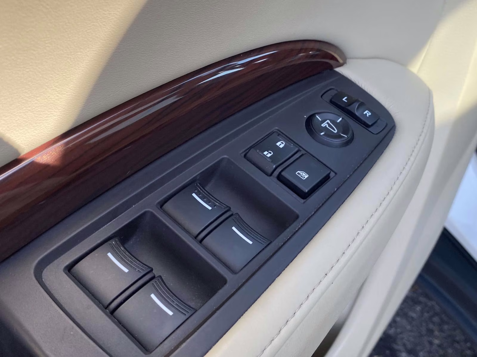 2016 White Diamond Pearl Acura MDX 3.5L FWD SUV