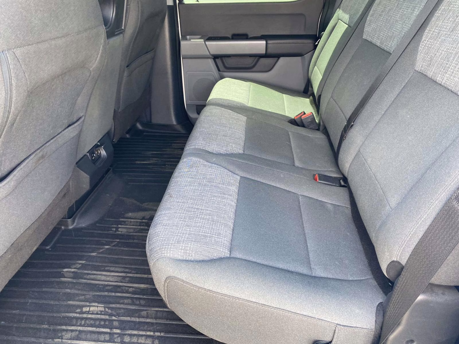 2021 Oxford White Ford F-150 XLT RWD Truck