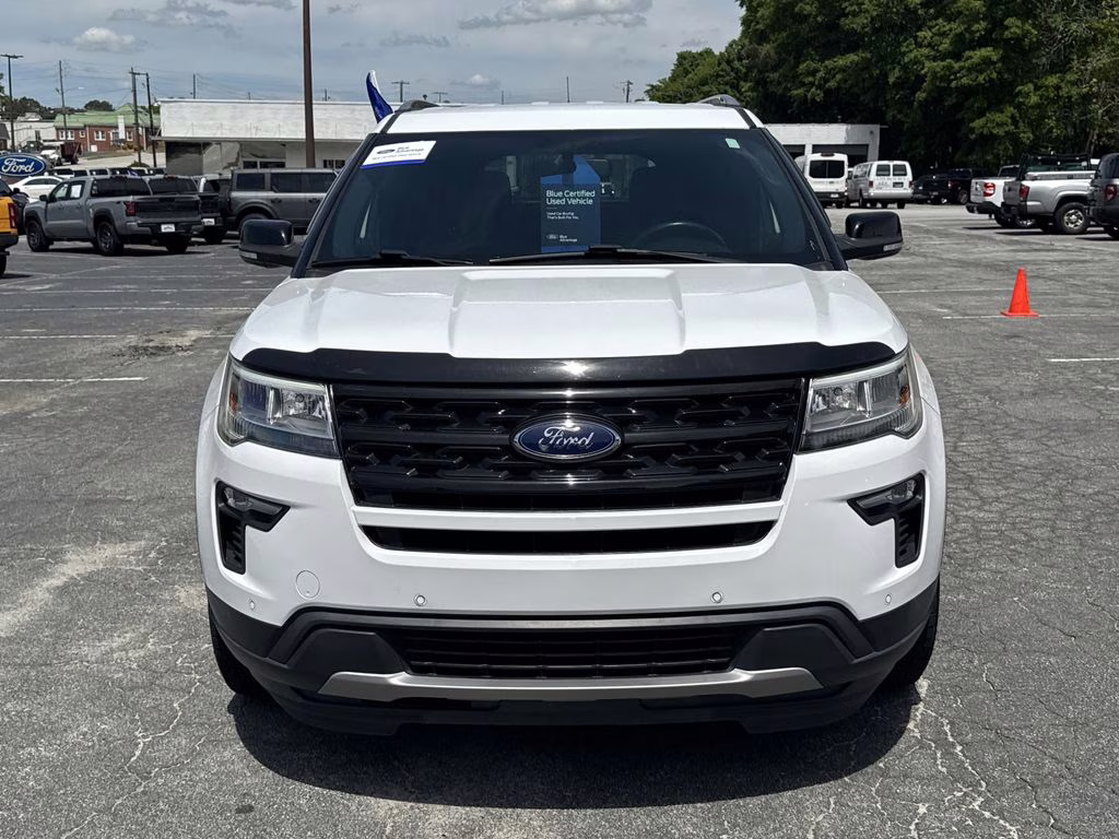 2018 Oxford White Ford Explorer XLT 4X4 SUV