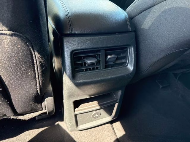 2024 Atlas Blue Metallic Ford Edge SE AWD SUV