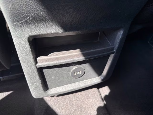 2024 Atlas Blue Metallic Ford Edge SE AWD SUV