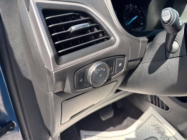 2024 Atlas Blue Metallic Ford Edge SE AWD SUV