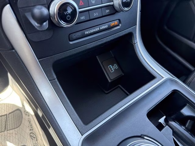 2024 Atlas Blue Metallic Ford Edge SE AWD SUV