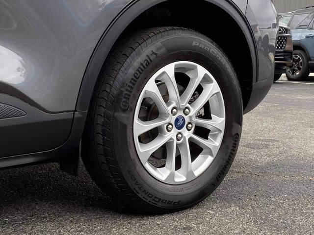 2021 Carbonized Gray Metallic Ford Escape SE AWD SUV