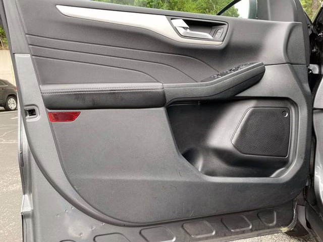 2021 Carbonized Gray Metallic Ford Escape SE AWD SUV