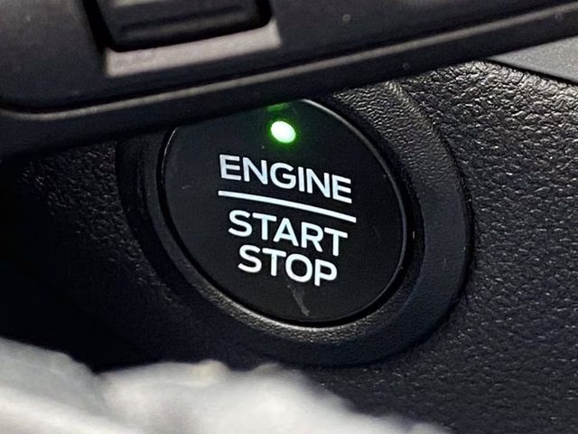 2021 Carbonized Gray Metallic Ford Escape SE AWD SUV