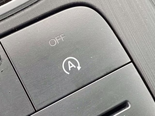 2021 Carbonized Gray Metallic Ford Escape SE AWD SUV