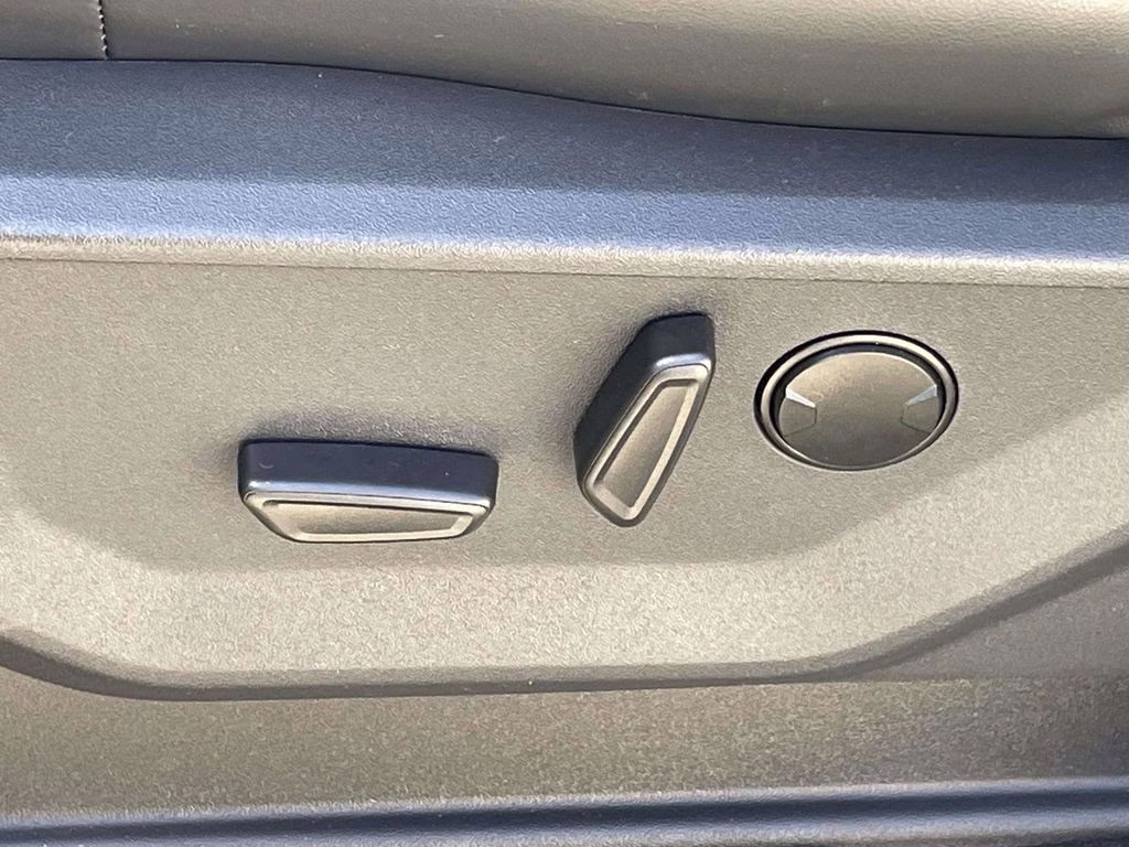 2026 Space Silver Metallic Ford Expedition Platinum 4X4 SUV