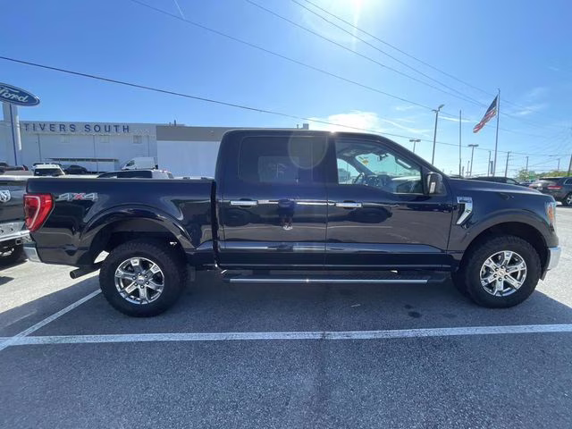 2021 Antimatter Blue Metallic Ford F-150 XLT 4X4 Truck