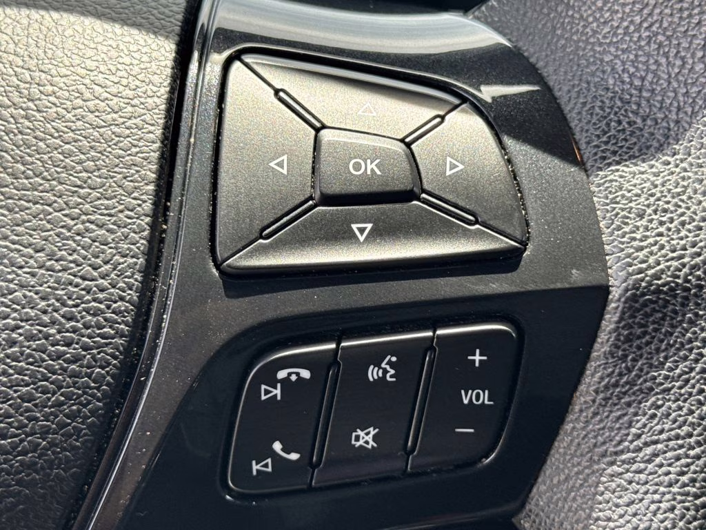 2018 Oxford White Ford Explorer XLT 4X4 SUV