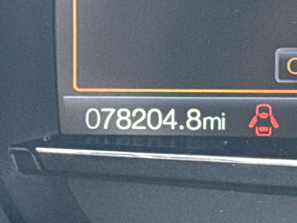 2018 Oxford White Ford Explorer XLT 4X4 SUV