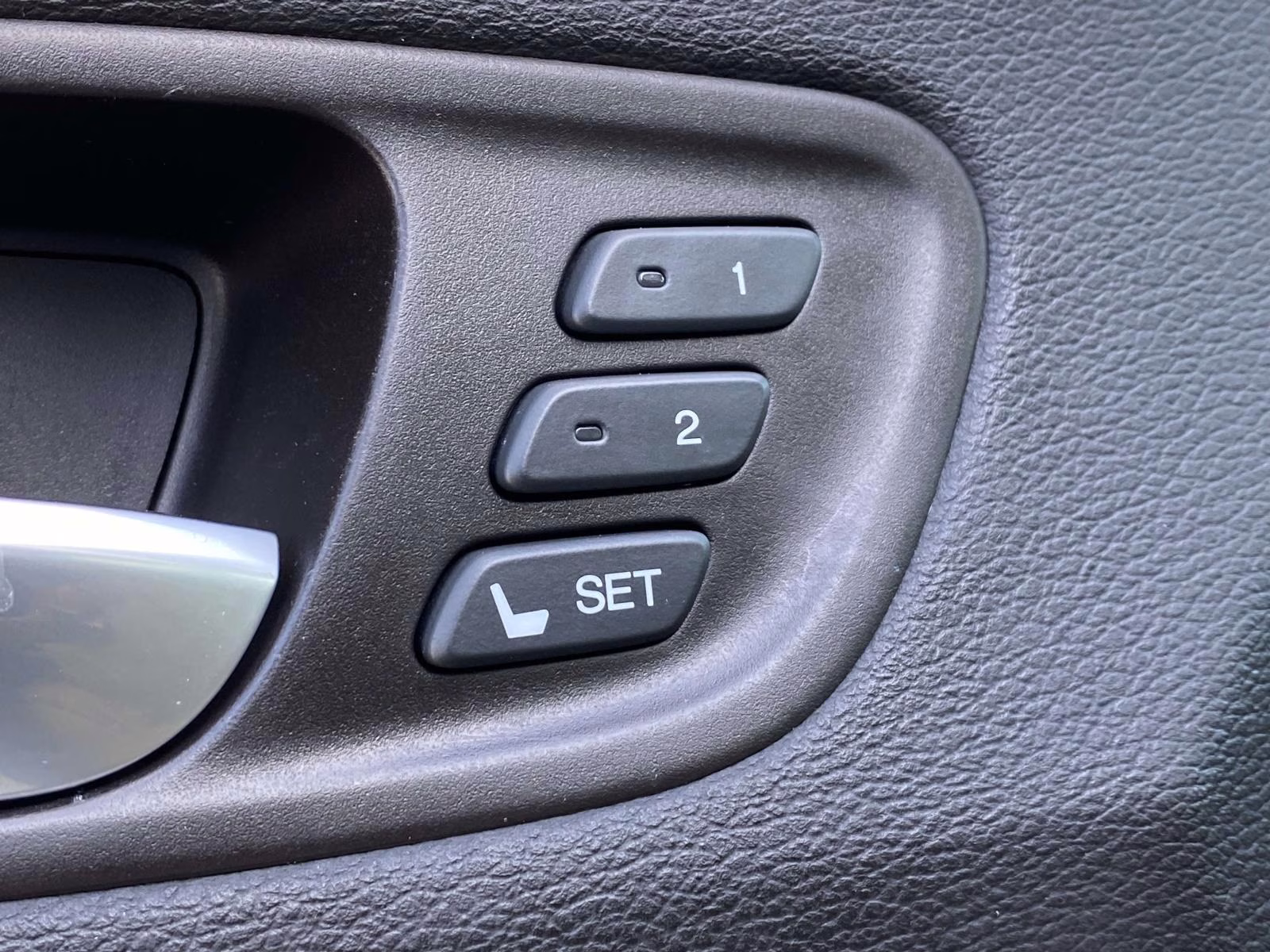 2016 White Diamond Pearl Acura MDX 3.5L FWD SUV