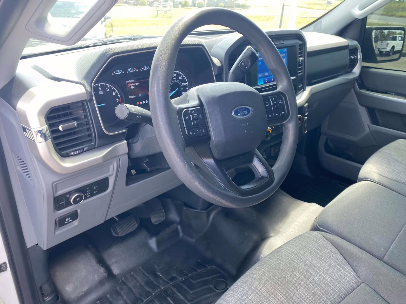 2021 Oxford White Ford F-150 XLT RWD Truck