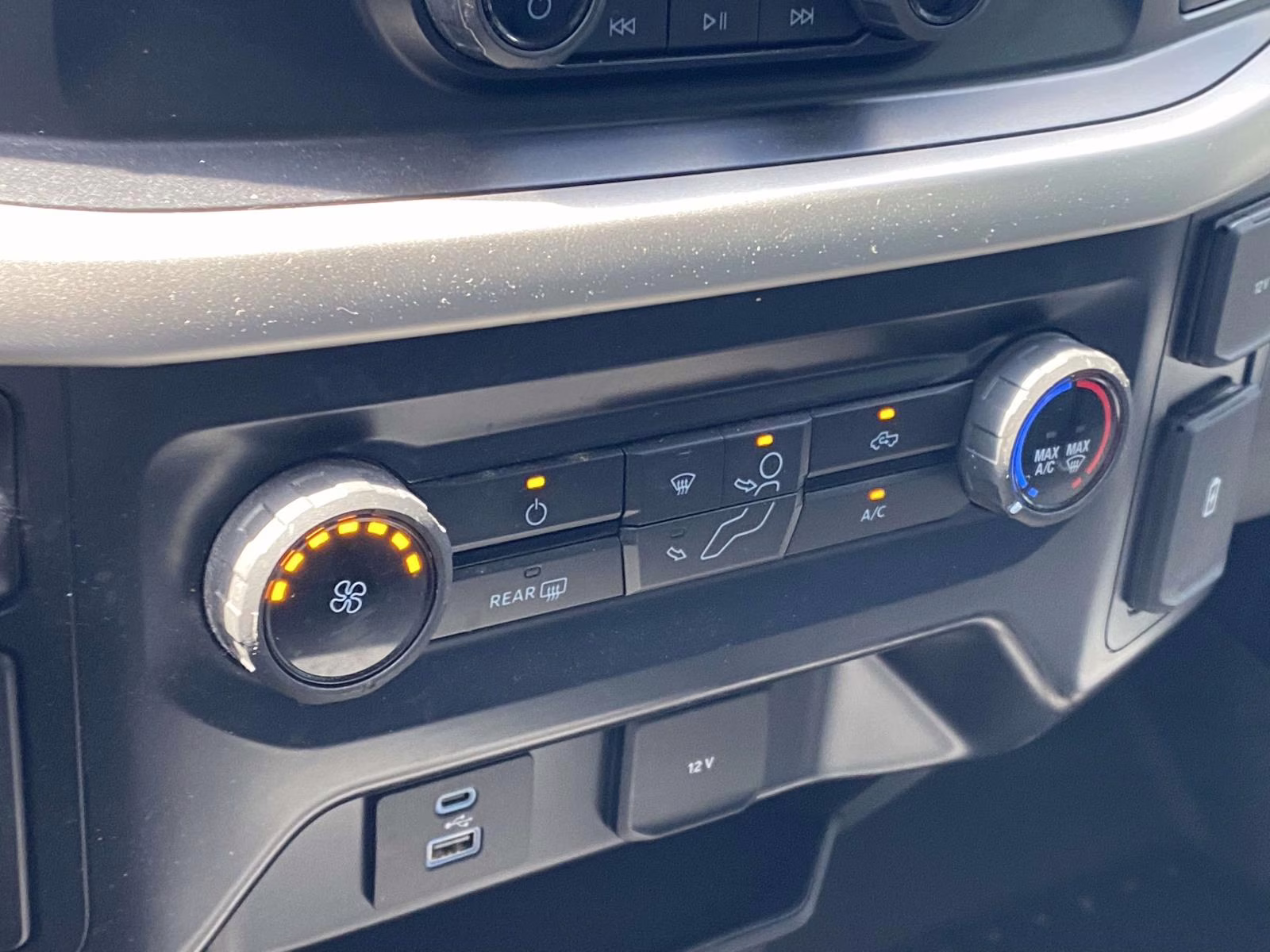 2021 Oxford White Ford F-150 XLT RWD Truck