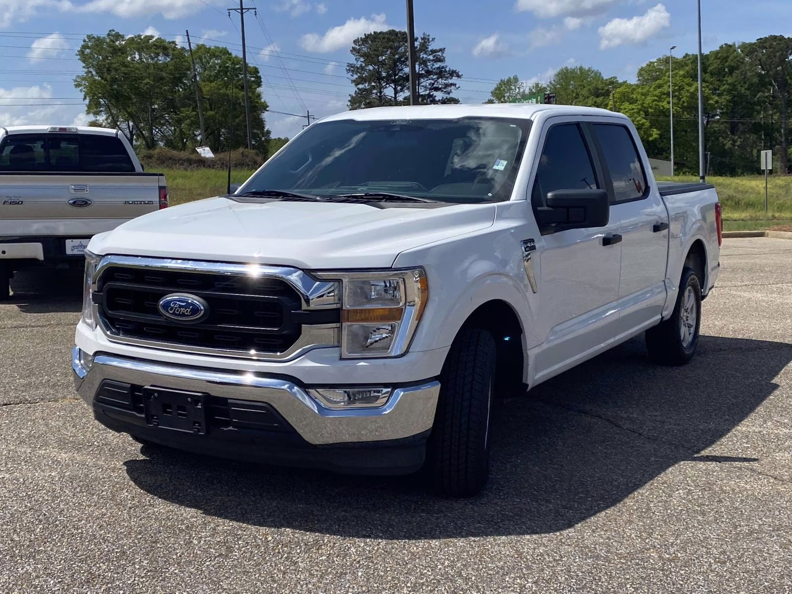2021 Oxford White Ford F-150 XLT RWD Truck