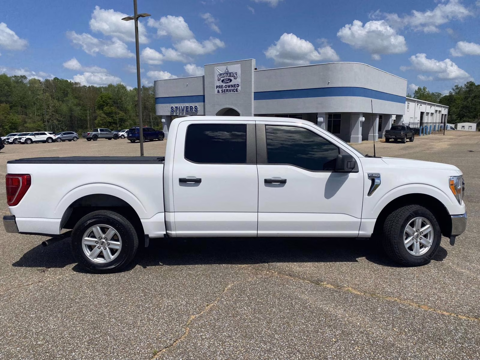 2021 Oxford White Ford F-150 XLT RWD Truck