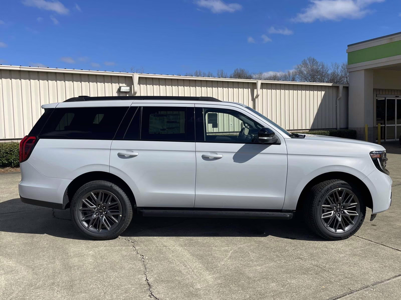 2026 Space Silver Metallic Ford Expedition Platinum 4X4 SUV