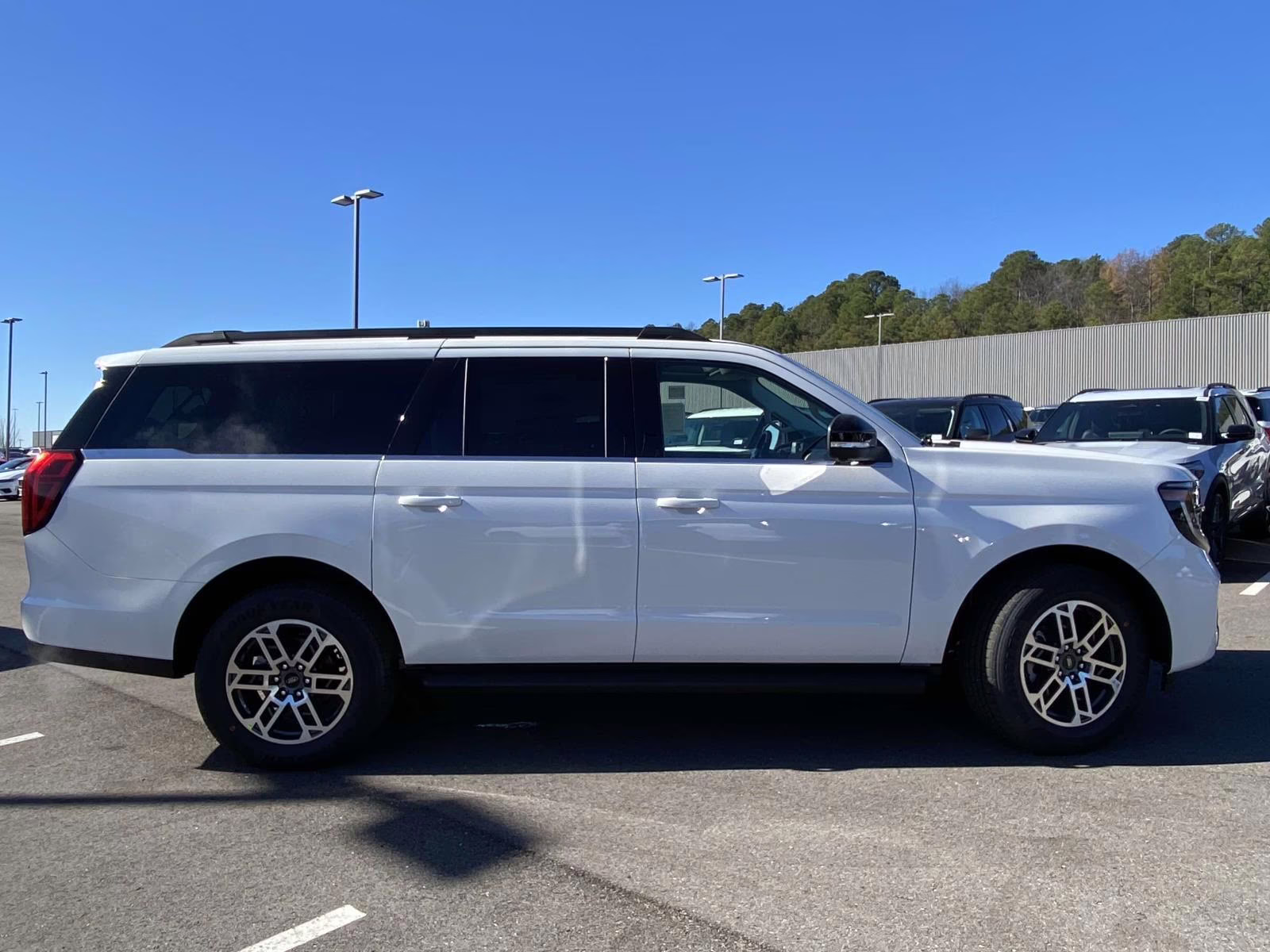 2026 Star White Metallic Tri-Coat Ford Expedition Max Active RWD SUV