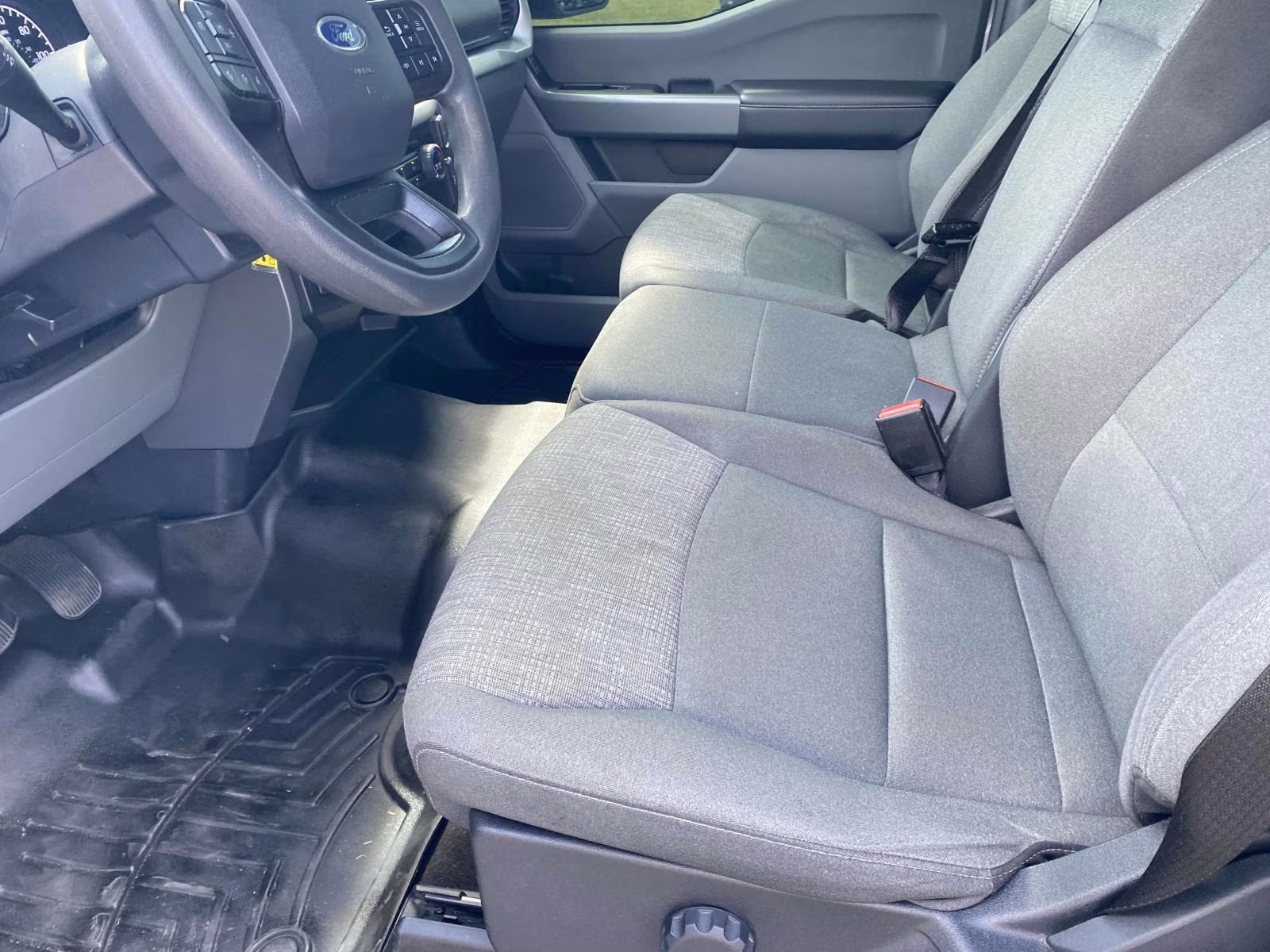 2021 Oxford White Ford F-150 XLT RWD Truck