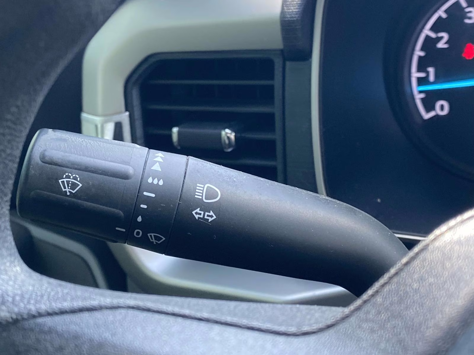 2021 Oxford White Ford F-150 XLT RWD Truck