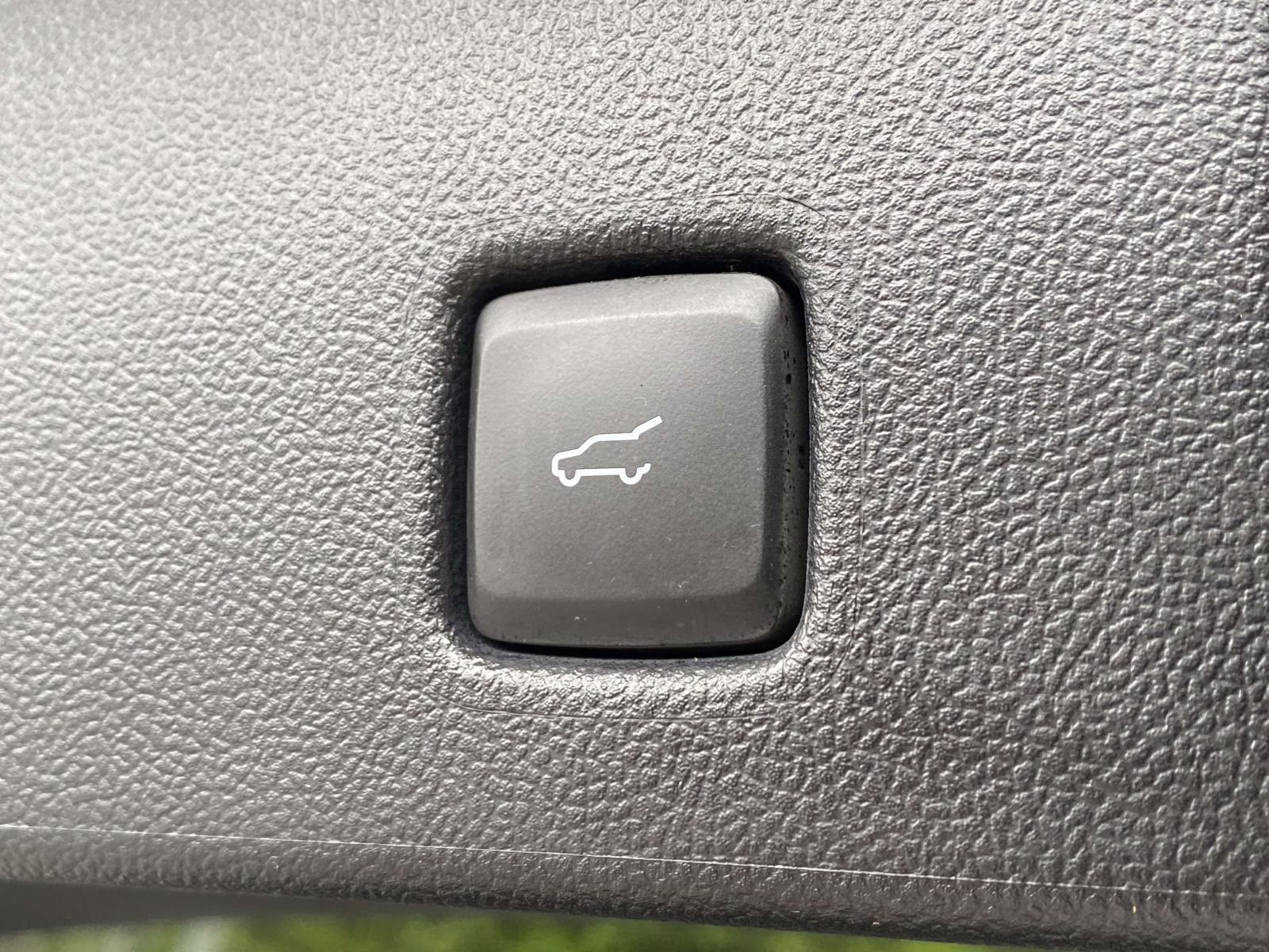 2021 Carbonized Gray Metallic Ford Escape SE AWD SUV