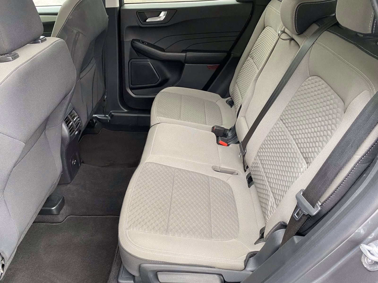 2021 Carbonized Gray Metallic Ford Escape SE AWD SUV