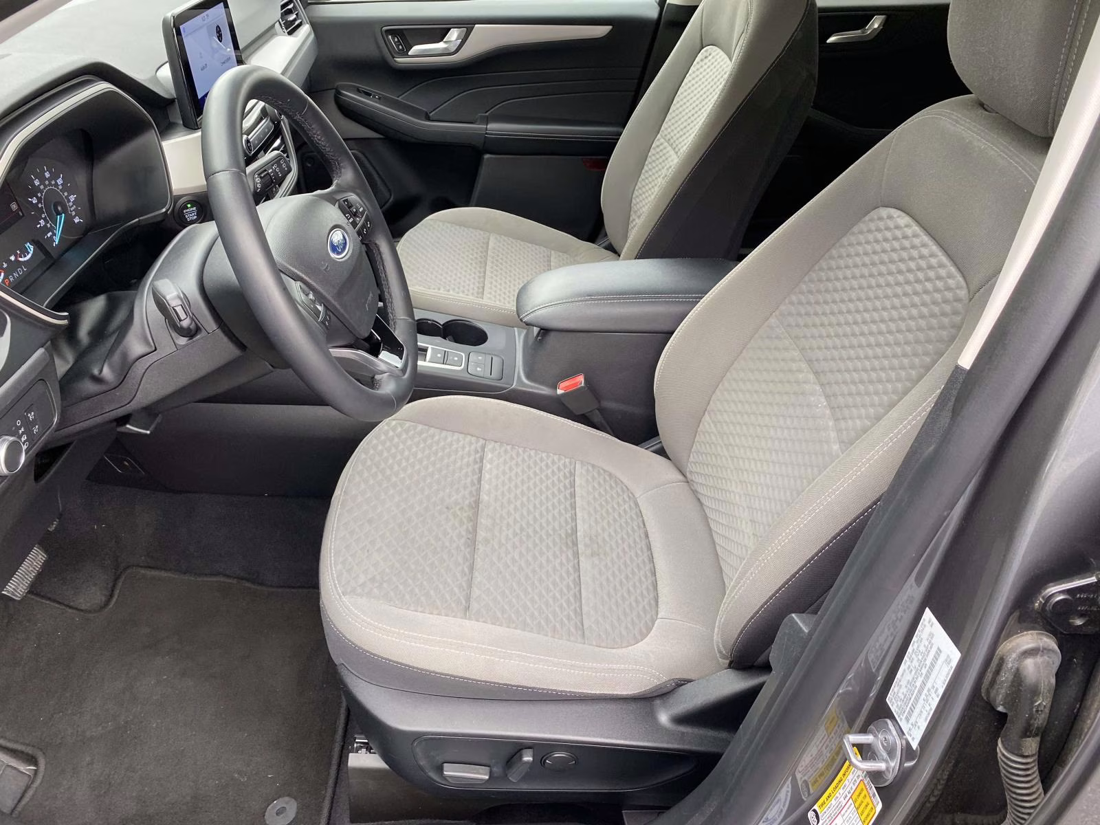 2021 Carbonized Gray Metallic Ford Escape SE AWD SUV