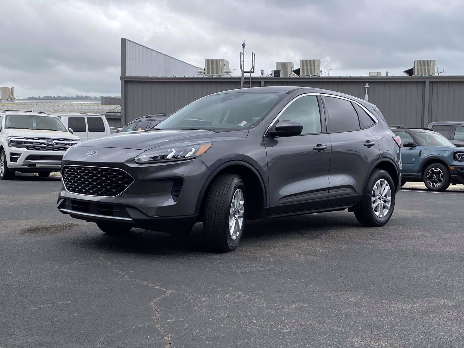 2021 Carbonized Gray Metallic Ford Escape SE AWD SUV