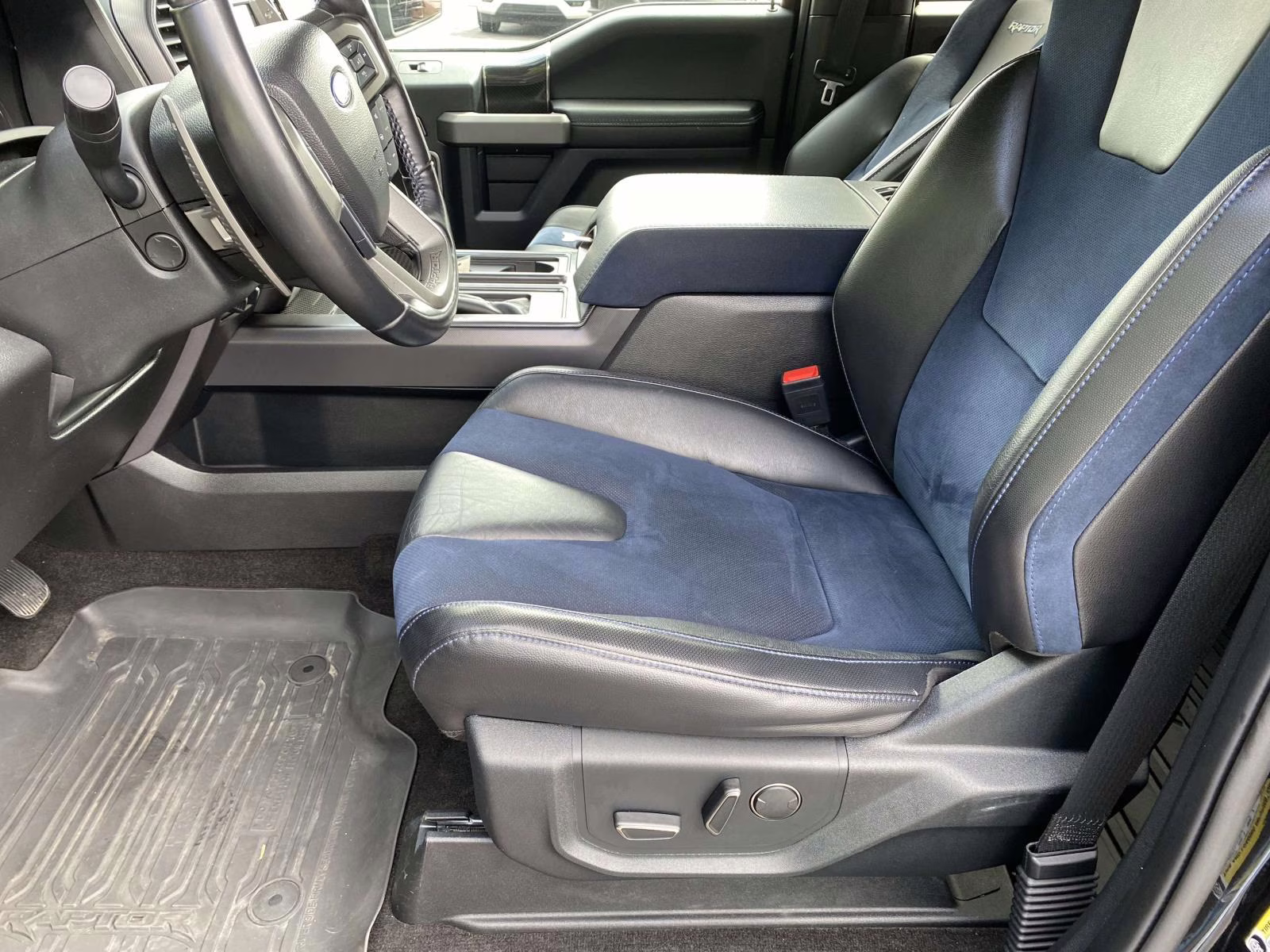 2019 Agate Black Metallic Ford F-150 Raptor 4X4 Truck