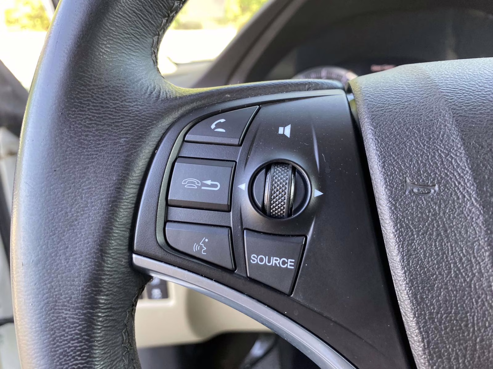 2016 White Diamond Pearl Acura MDX 3.5L FWD SUV