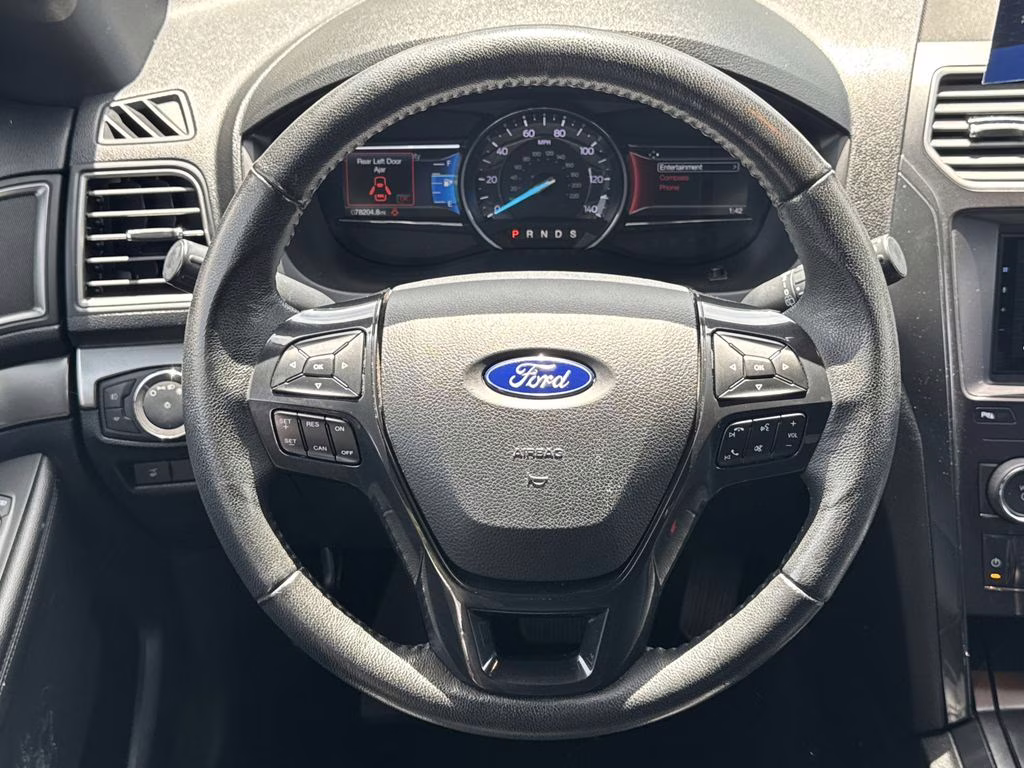 2018 Oxford White Ford Explorer XLT 4X4 SUV