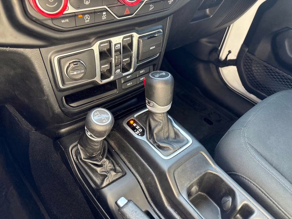 2020 Bright White Clearcoat Jeep Wrangler Unlimited Willys 4X4 SUV