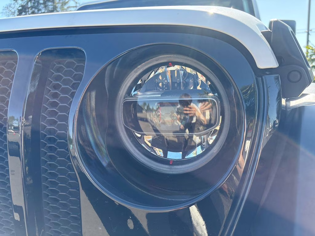 2020 Bright White Clearcoat Jeep Wrangler Unlimited Willys 4X4 SUV