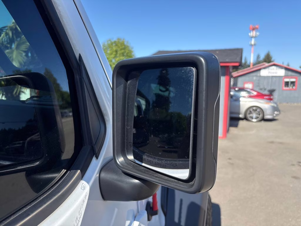 2020 Bright White Clearcoat Jeep Wrangler Unlimited Willys 4X4 SUV