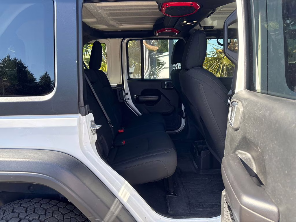 2020 Bright White Clearcoat Jeep Wrangler Unlimited Willys 4X4 SUV