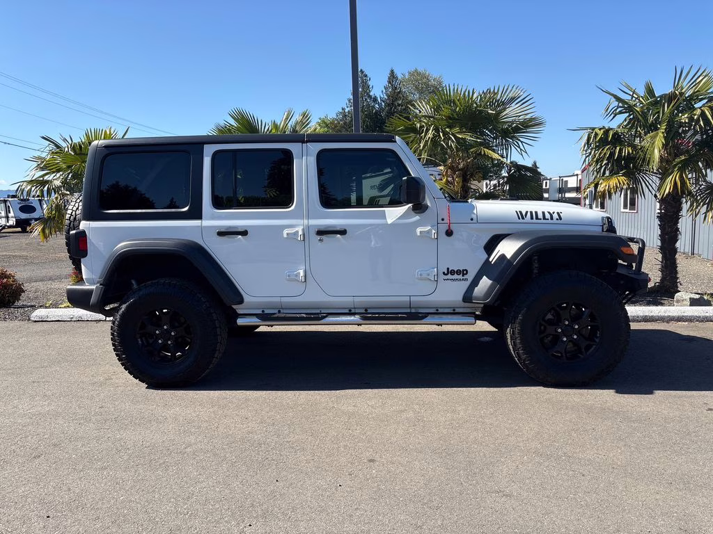 2020 Bright White Clearcoat Jeep Wrangler Unlimited Willys 4X4 SUV