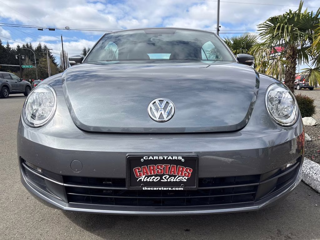 2013 Platinum Gray Metallic Volkswagen Beetle 2.5L FWD Convertible