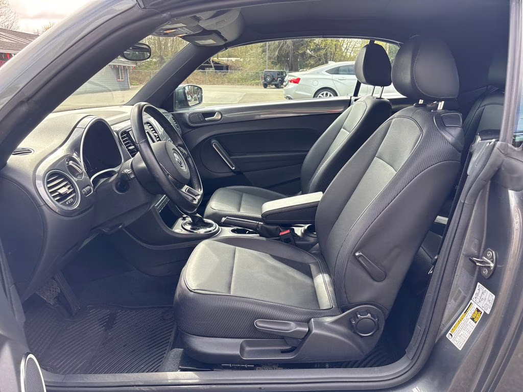 2013 Platinum Gray Metallic Volkswagen Beetle 2.5L FWD Convertible