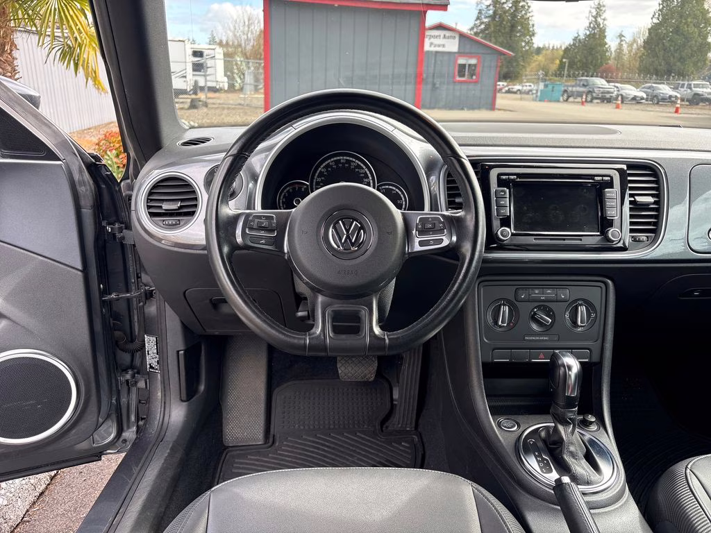 2013 Platinum Gray Metallic Volkswagen Beetle 2.5L FWD Convertible