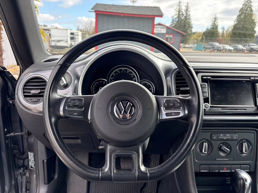 2013 Platinum Gray Metallic Volkswagen Beetle 2.5L FWD Convertible