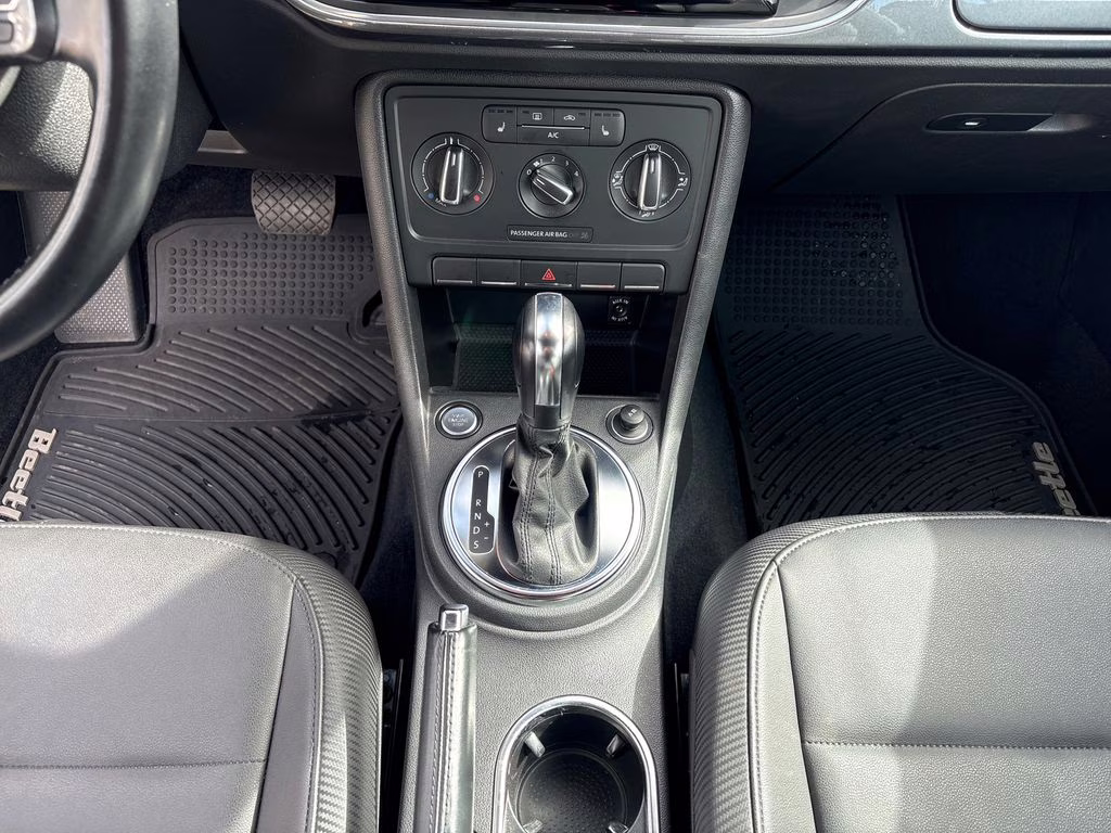 2013 Platinum Gray Metallic Volkswagen Beetle 2.5L FWD Convertible